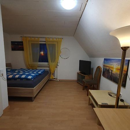 Geraeumiges Ferienhaus In Bad Salzuflen Mit Einfacher Ausstattung, Fuer Geschaeftsreisende, Gruppen Oder Familien Geeignet, 4 Schlafzimmer Luaran gambar