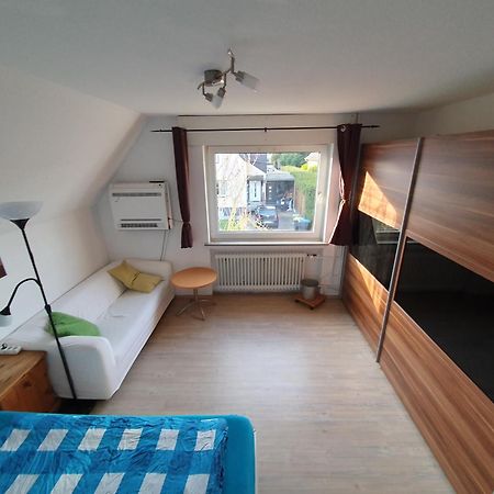 Geraeumiges Ferienhaus In Bad Salzuflen Mit Einfacher Ausstattung, Fuer Geschaeftsreisende, Gruppen Oder Familien Geeignet, 4 Schlafzimmer Luaran gambar