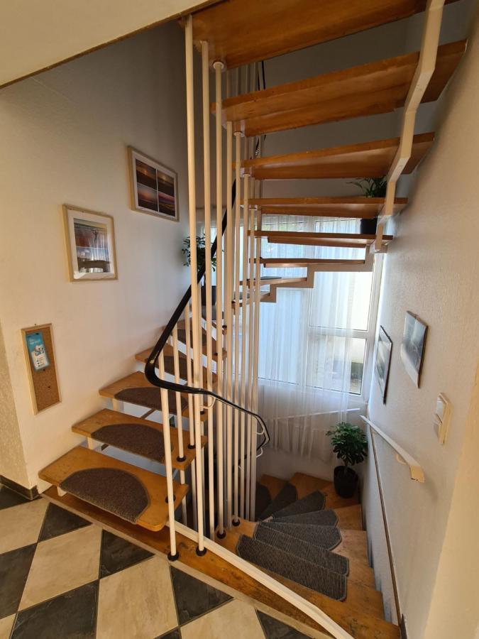 Geraeumiges Ferienhaus In Bad Salzuflen Mit Einfacher Ausstattung, Fuer Geschaeftsreisende, Gruppen Oder Familien Geeignet, 4 Schlafzimmer Luaran gambar