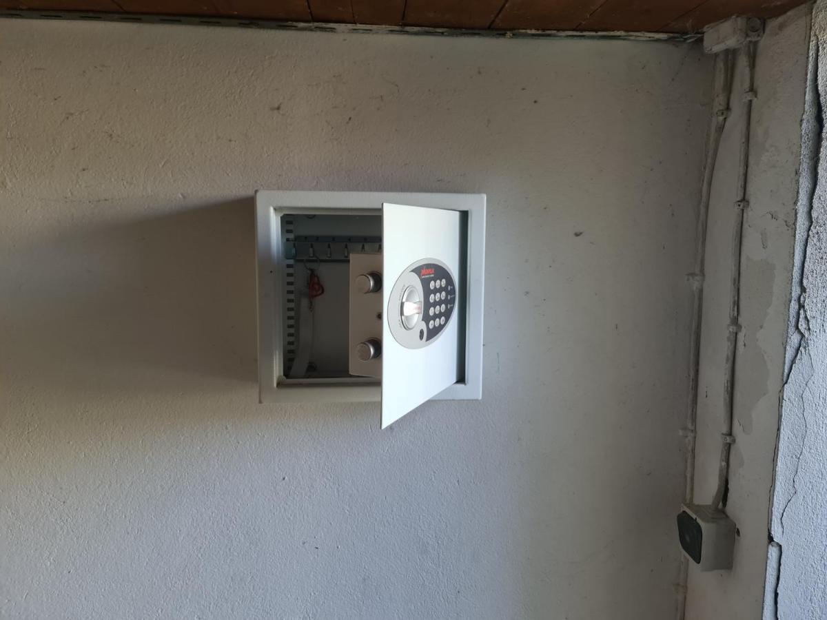 Geraeumiges Ferienhaus In Bad Salzuflen Mit Einfacher Ausstattung, Fuer Geschaeftsreisende, Gruppen Oder Familien Geeignet, 4 Schlafzimmer Luaran gambar