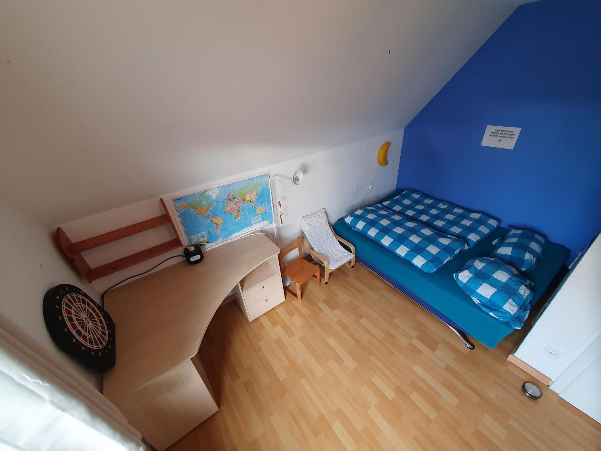 Geraeumiges Ferienhaus In Bad Salzuflen Mit Einfacher Ausstattung, Fuer Geschaeftsreisende, Gruppen Oder Familien Geeignet, 4 Schlafzimmer Luaran gambar