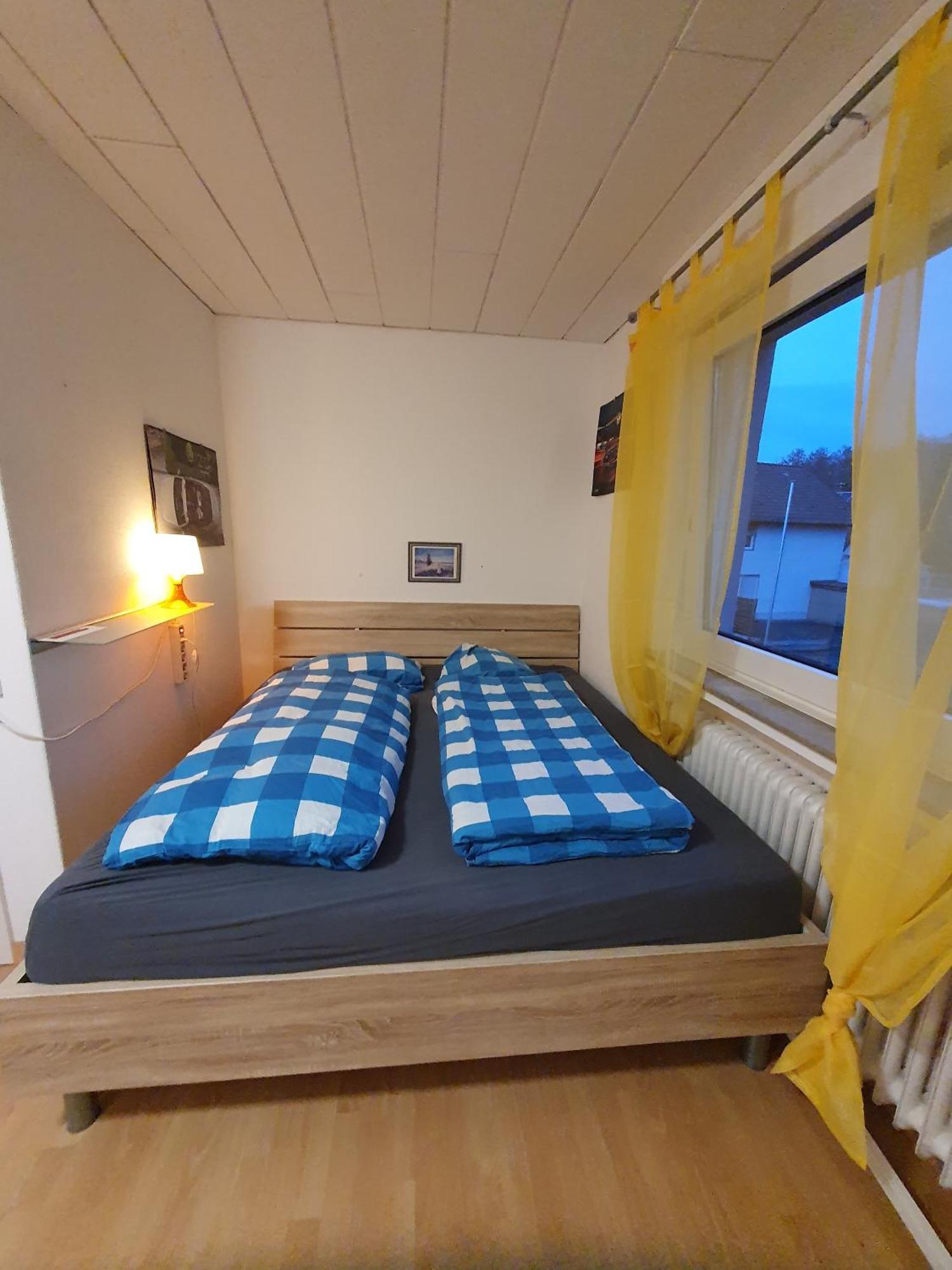 Geraeumiges Ferienhaus In Bad Salzuflen Mit Einfacher Ausstattung, Fuer Geschaeftsreisende, Gruppen Oder Familien Geeignet, 4 Schlafzimmer Luaran gambar