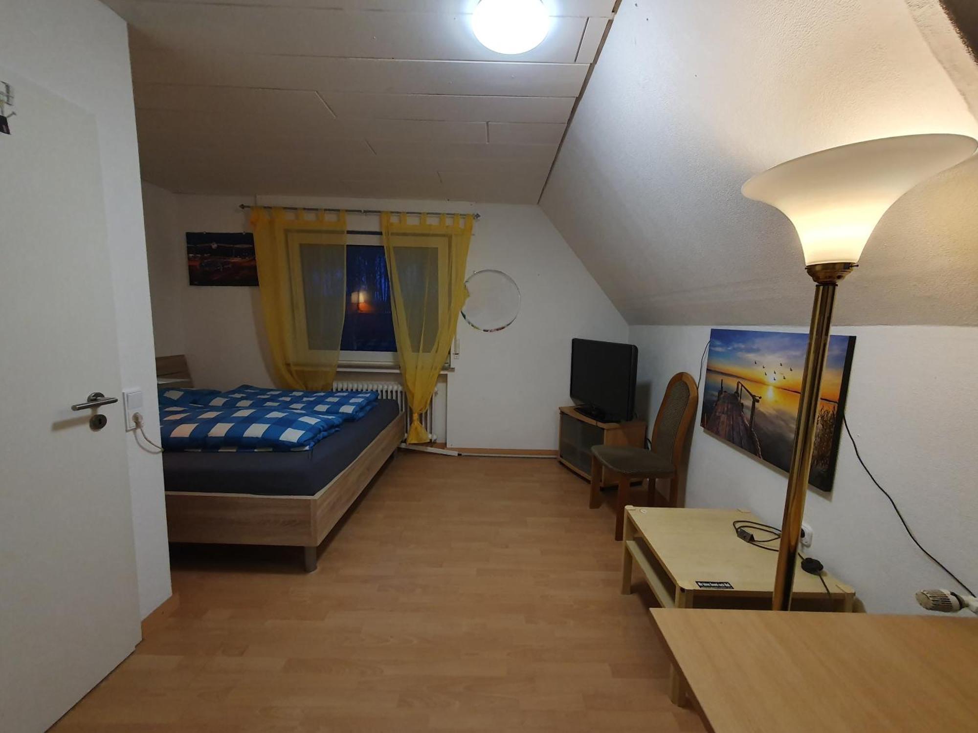 Geraeumiges Ferienhaus In Bad Salzuflen Mit Einfacher Ausstattung, Fuer Geschaeftsreisende, Gruppen Oder Familien Geeignet, 4 Schlafzimmer Luaran gambar