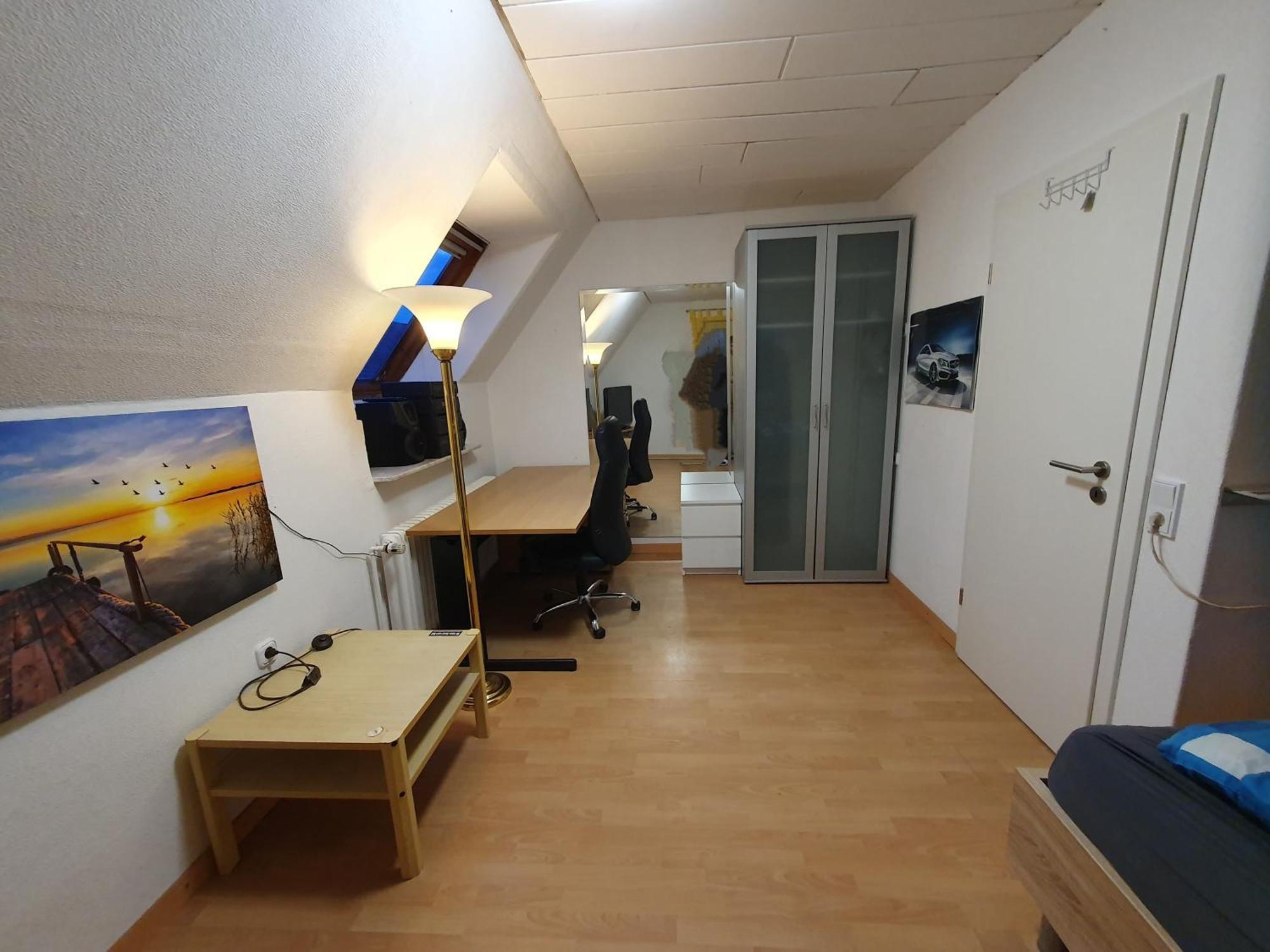 Geraeumiges Ferienhaus In Bad Salzuflen Mit Einfacher Ausstattung, Fuer Geschaeftsreisende, Gruppen Oder Familien Geeignet, 4 Schlafzimmer Luaran gambar