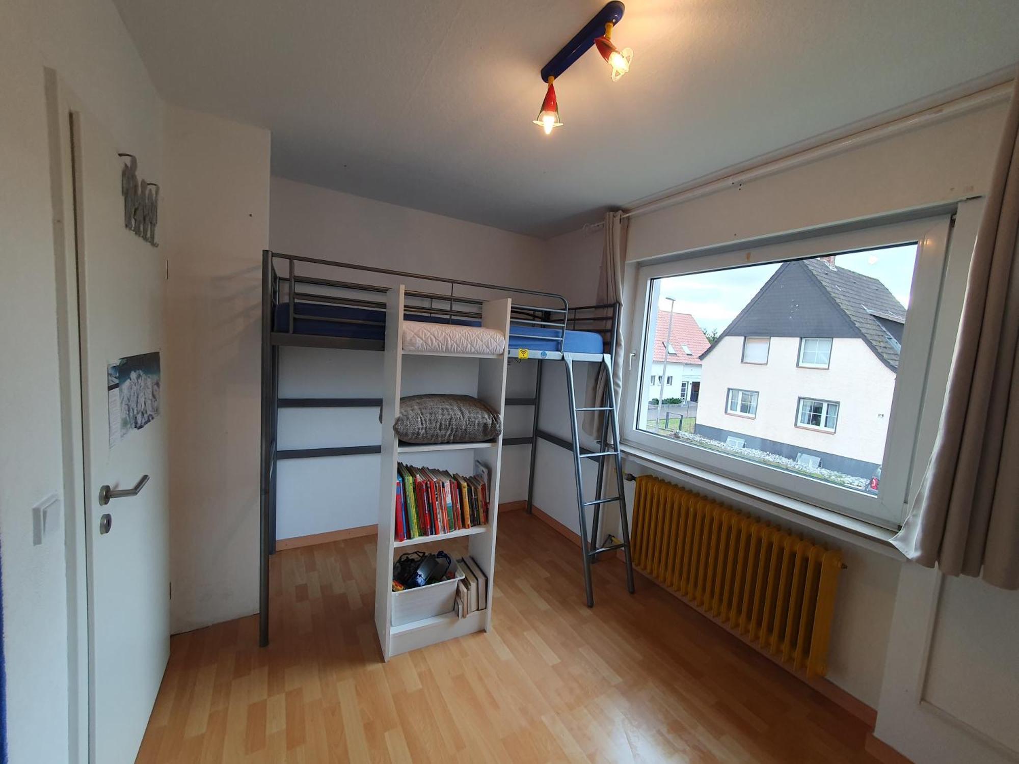 Geraeumiges Ferienhaus In Bad Salzuflen Mit Einfacher Ausstattung, Fuer Geschaeftsreisende, Gruppen Oder Familien Geeignet, 4 Schlafzimmer Luaran gambar